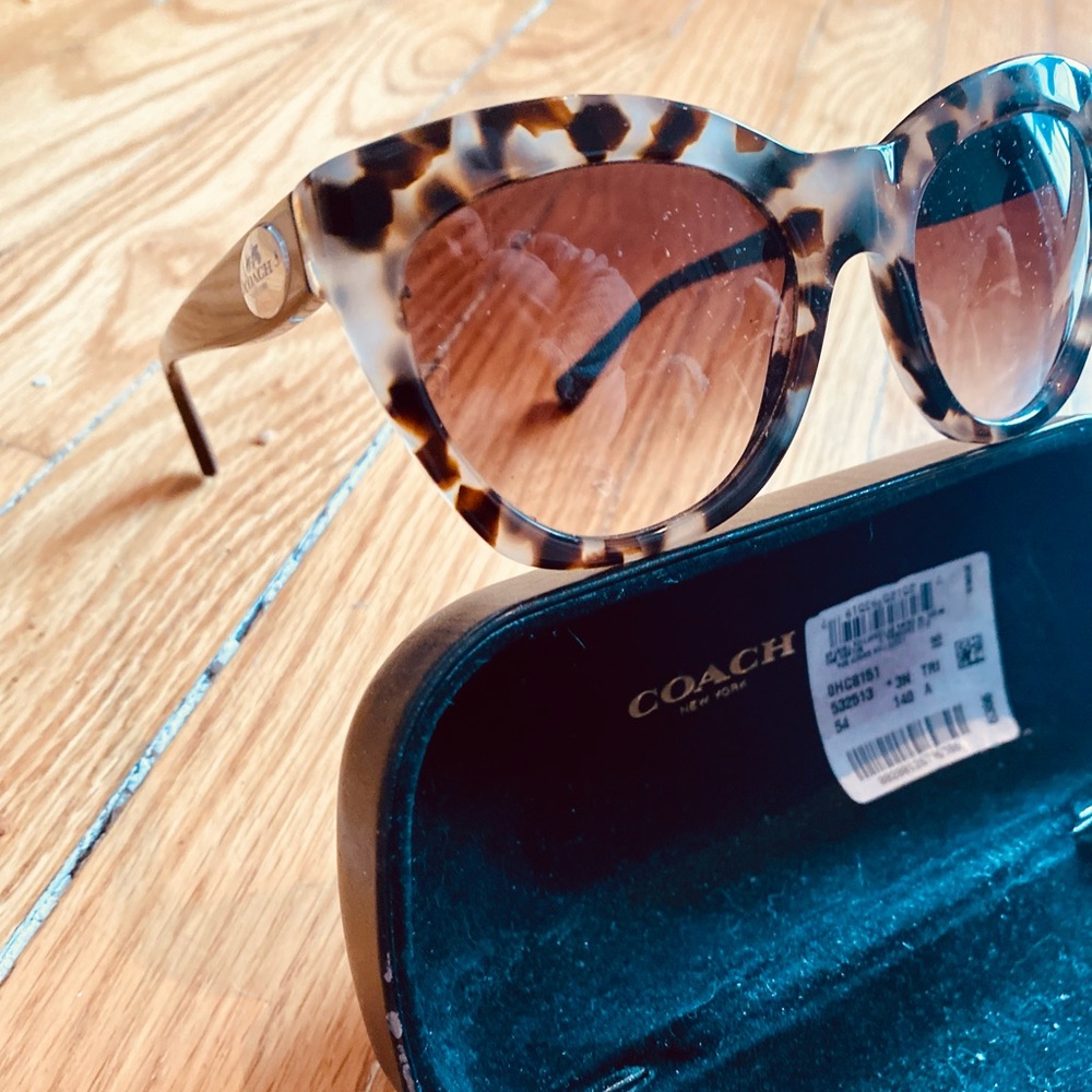 Stylish COACH SUNGLASSES! Cat Eye, tortoise shell.